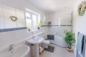En-suite- click for photo gallery